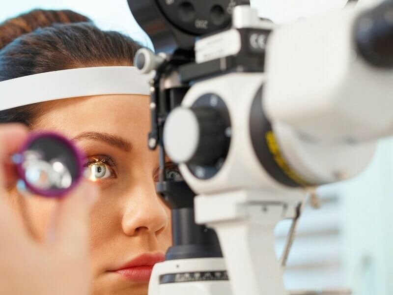 За яких симптомів ви повинні обов'язково звернутися до офтальмолога?